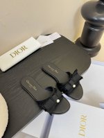Dio* 25Ss Cd家蝴蝶结珍珠 平底拖鞋 被韩素汐种草的新款Dior超级好看 蝴蝶结左右不对称 好看的不得了 温柔的样子 Cd倾情呈献 Adiorable