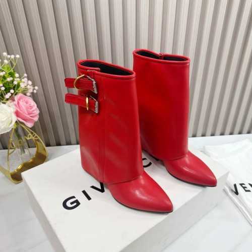 出厂 2024SSS 重磅推出GIVENCHY 纪梵希 春夏新款 品牌标志性的一如既往地呈现复古优雅，各种造型都能轻松驾驭。 1鞋面：釆用牛皮 2内里：进口羊皮