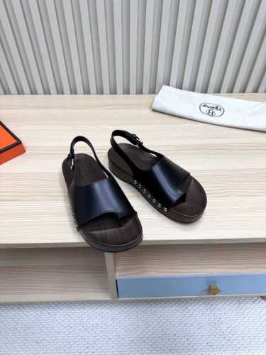 Hermes 爱马仕 oran系列顶级上新实木高定牛皮版本 每年人气最高的拖鞋美到无法言喻绝好的穿着舒适感可是经典必备，各种风格搭配都Hold的住！材质：进口定