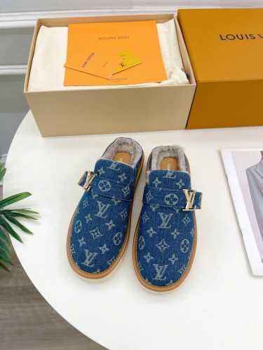 Lv 路易威登 24 2024秋冬新品 顶级版本 专柜主打最新款 老花面包穆勒羊毛拖鞋硬货上新 代购级别！高级感十足！国内外博主刷爆的一款，复古又时髦 上脚美炸