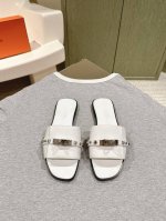 代购级 225 爱马仕新配色 Kelly扣平底拖鞋 好穿百搭，夏日必备高端工具鞋 鞋面小牛皮&定制牛仔布面，内里垫脚小牛皮， 意大利进口牛皮底和牛皮沿条 Siz