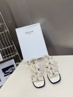 Celine 思琳春夏最新款复古凯旋门时髦粗跟凉鞋夏天搭配袜子 简直绝绝子了复古的点上带上了满分时髦感颜值 绝原版购入开发 依旧最高输出还原原版定制复古感胎牛皮