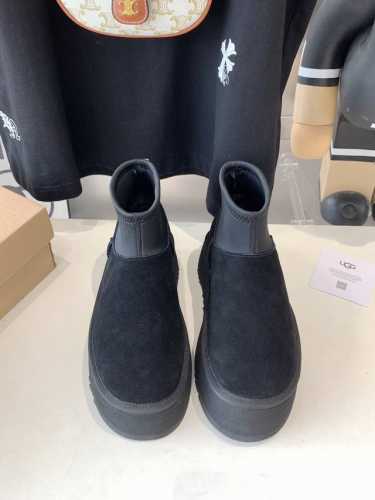 出厂价 Ugg秋冬新款经典迷你迪普靴 厚底铅笔弹力靴 羊毛配氯丁弹力筒 雪地靴 保暖舒适 厚底设计增高显瘦 时髦又洋气 轻松拉长腿部线条 大底eva轻质缓震 减