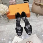 Hermès 爱马仕高跟气质凉鞋 耗时半年时间开发，终于完美复刻出货爱马仕的高跟鞋是我见过最简约最耐看最有气质的！！！任何风格都能hold住，跟高：7cm 9c