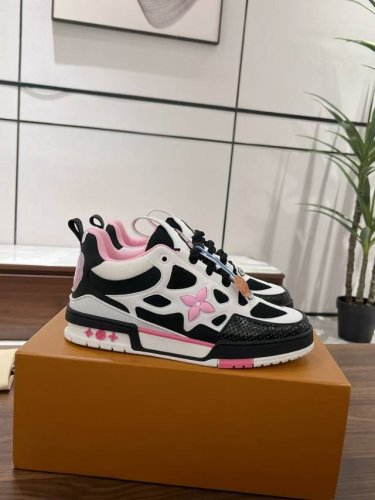 工厂价 顶级代购版本 情侣款 Lv 路易威登runner Tatic 运动鞋 老爹鞋 L家2024 春夏秀场推出 Lv Runner Tatic 运动鞋 驴牌