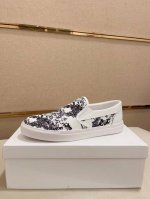 工厂价: 迪奥 Dior 新款休闲运动风男鞋，全新春夏季款设计，完美做工，系带懒人款打造装柜品质，鞋面：进口头层牛皮，羊皮内里柔软舒适，超轻tpu耐磨大底、简约