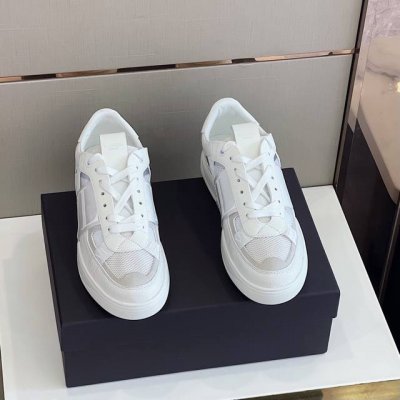 vltn华伦vl7N低帮小牛皮运动鞋 采用小牛皮和网格织物材质，七条项链vltn标识带，背部和鞋舌上印有丝网印刷，橡胶大底 Size：38-44 45定做