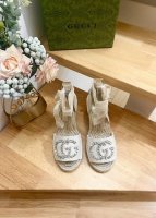 Gucci 古奇 25Ss 早春水钻gg字母图案装饰园头古奇草编新款坡跟渔夫鞋 牛仔布鞋面，官网同步， 永不过时，超级舒适， 四季都可以穿，上脚轻便 经典水钻l