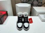 出厂:毛鞋 独家顶级版本 Air Jordan耐克联名23vs秋冬季最新王炸爆款系列 情侣彩色拼毛休闲鞋 唯独一款牛皮拼接纯羊毛的高帮鞋，耐克乔一情侣毛鞋让鞋迷