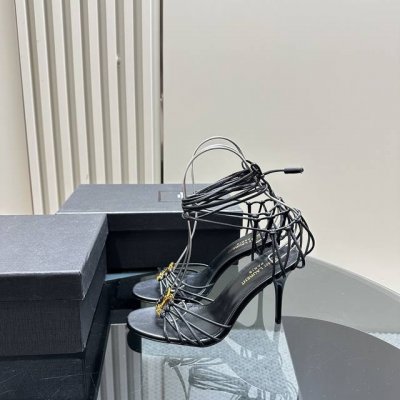 顶级版本 原版复刻 Sain*Laurent Ysl 圣罗兰Ss夏季新品！方头走秀款高跟Ysl凉鞋 全新春夏系列凉鞋 ！ 各种小裙子搭配起来 完全不挑脚型哦 通