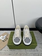 Gucci 24Ss 最新情侣款 1977系列 厚底 老花 帆布鞋 休闲 运动鞋 标识由始于 30年代的早期 钻石萎格纹演化而来，于20世纪70年代首次开始使用