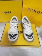 市场顶级版本FEND* 芬迪match最新爆款情侣款运动鞋板鞋超多明星博主上脚 原版购入 一比一开发 做货 设计师Kim Jones打造的首款运动鞋fendi