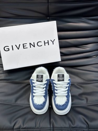 Givench*.纪梵希男士厚底休闲鞋，采用进口小牛皮打造，拼色设计，鞋舌品牌logo装饰，立体复合式拼接缝合！内里舒适度高！ 38 45