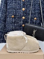 厂价 Ugg24Ss秋冬新品大爆款限量版 卡皮巴拉雪地靴 丑萌丑萌的胖头鞋实在太可爱了 内增高4Cm 矮子乐的天花板 舒适度超好 保暖性极佳 每一步都像是踩在云