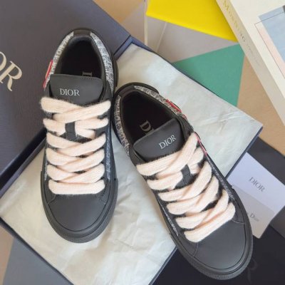 顶级版本：情侣款 迪奥Dior B33系列 最新蛇年限定 情侣款 休闲 运动鞋 滑板鞋原版购入开发 做货 这款 B33 运动鞋是二零二三秋季新品，重新诠释经典的