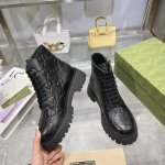 9563-2黑￥430（35-41）作为Gucci各个系列的重要设计元素，Gg标识在新推系列继续绽放异彩，于这款女士皮革乐福鞋上匠心呈现。经典Gg图案由品牌创始