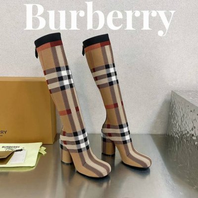 高端版本出厂价 Burberryy 博柏利 博柏利 最新独家推出圆头粗跟格纹弹力针织袜长靴 Burberry博柏利英国奢侈品牌，典藏米色，原版1:1复制，贴身弹