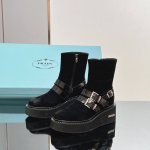 高版本 普拉达 Prada 2024新款！爆款 厚底系列三角标系带女短靴 高筒靴 长靴。女靴、皮带扣马丁靴。 认准我家细节实拍 注意区分普通低版本 原版复刻、版