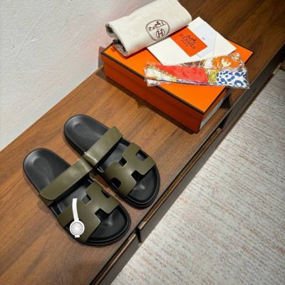 出厂价：女款 男款10品牌：HERMES编号：H8018- 199颜色：新色系码数:35一40 38-45鞋面材质：进口小牛皮大底材质：Tpu防滑耐磨大底HER