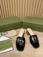 2025升级焕新包装夏季新款现货上新啦。 Gucci 高品质拖鞋 双G镂空 油边工艺精品拖鞋 专柜原版开模精心制作，匠心铸造经典跟高：5.5Cm凹凸波纹金色电镀