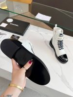 Chanel 23新款字母搭扣系带菱格纹短靴 ， 官网同步， 鞋楦材料原版一比一复刻，上脚舒适感非常好；面料：超柔软进口牛皮， 内里:羊皮里 ；颜色5色：黑色，