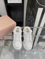 代购级别 Miumiu 早秋新款羊毛运动鞋！高级感十足！国内外博主刷爆的一款，复古又时髦 上脚美炸了！官网主推款★内里羊羔毛内里 Size35 40、