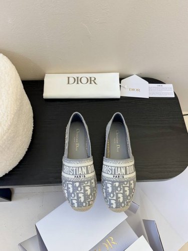 官网同步盒包装 早春款 25ss Dior Granville 穆勒渔夫鞋，3D万针刺绣工艺，最强的渠道，专贵无差！Dior Granville 渔夫鞋 采用标