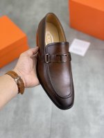 工厂价 实价 Tods 托德斯 商务皮鞋，1:1顶级代购品质，鞋面进口精选原版小牛皮，内里垫脚均用进口原版水染牛皮，进口原版订制橡胶大底，码数：38-44 45