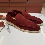 高版本 经典款式、 低调奢华、纯手工制作、LPSummer Walk 男士白底乐福鞋、男士的鞋柜，必不可少！这款莫卡辛鞋采用防泼水处理绒面革鞋面，搭配橡胶鞋底，