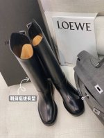 上新jilsander 秋冬官网新品 极简主义 性冷淡风 高筒不规则长靴 骑士靴 市面顶级原单版zp对比做货，所有细节都跟柜上一致：包括鞋面皮料，鞋垫内里皮料、