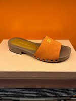 出厂 彩色半袜，另＋50 对 高品质Miumiu*2025Ss缪缪春夏新款平底小牛皮凉鞋拖鞋，Zp开发 原版拆卸，细节对版秒杀市面普通版本，Miumiu真的太少