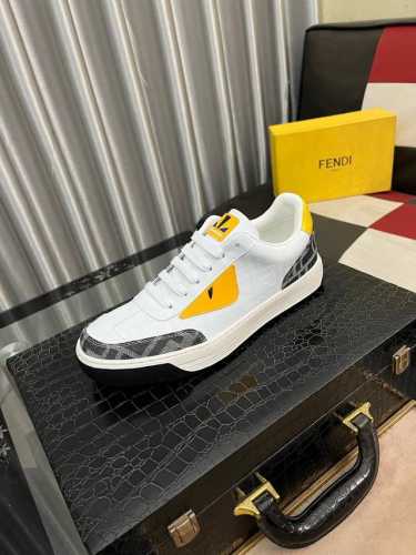 出厂价： Fendi 芬迪经典舒适男士，这款复杂的运动鞋是由柔软的小牛皮真皮内里原版超轻橡胶材质粗纹大底 这种独特的轻薄风格适合这个季节的随意而精致的感性，上脚