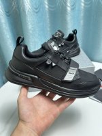 出厂价： Prada 普拉达 等级： 原单品质 鞋面：丝绸牛皮 内里：牛皮里+牛皮踮脚 原版：Tpu大底 颜色：实物图 码数：38-45 45定做不退换