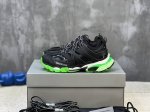 顶级版本 自家工厂原版1:1.开发，顶级版本 ，莞货代购级别，原装大盒 硅胶鞋垫，细节自己看 Balenciaga 巴黎世家三代 复古运动姥爷鞋 3代Tripl