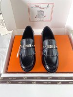 hermes 爱马仕Destin流苏乐福鞋，流苏系列最好看，两个颜色都很赞，视觉效果显腿长！顶级材质和细节工艺 kelly扣流苏乐福鞋，度假旅游必备神器 爱马仕