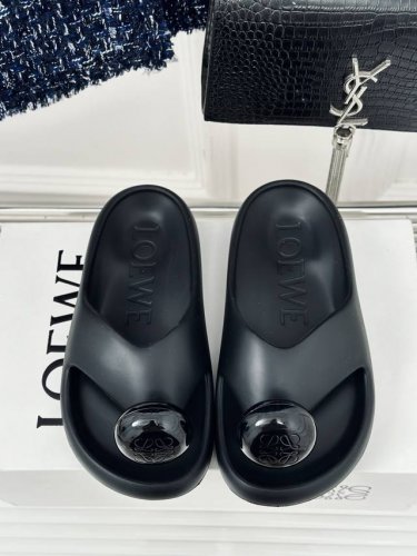 橙子出厂价 Loewe 罗意威夏季新款 小球球面包夹脚人字拖 厚底云朵拖鞋 Duang Duang ~的拖鞋 糖果色的“马卡龙” 胖乎乎的好可爱 轻便又不怕沾水