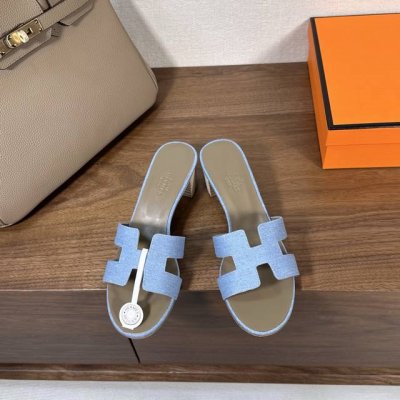 出厂价 ，牛仔布Hermes 爱马仕H拖鞋Oran凉鞋系列 时尚又百搭 超级舒服 每个细节都做到极致 原版麂皮 原版1:1独家私模鞋面 原版真皮沿条大底 跟高：