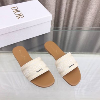 迪奥 Dior 春夏新款 Dway 平底一字拖拼色女鞋 Cd字母logo立体刺绣圆头露趾凉拖鞋 原版开发市面顶级版本 鞋面：进口酒椰草电绣高温水溶棉质科技面料