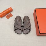 出厂： Hermes 爱马仕2025顶级专柜 情侣限定 官网上新 全网首发 Hermes 爱马仕 25S 交叉罗马拖 二舅拖 爱马仕二舅拖 Hermes罗马 H