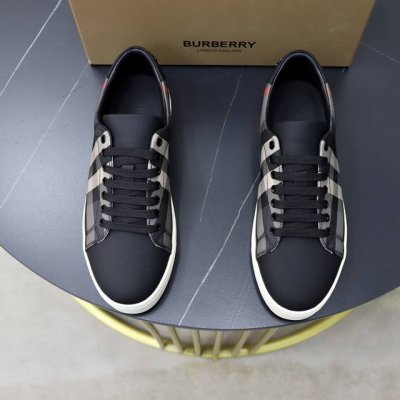 出厂价 原单 品牌：巴宝莉bur Ber Ry 标准码：38–44 45定制 等级：官网同款 材料：原版品牌布匹拼接牛皮鞋面 加厚羊皮内里 轻便耐磨大底 款式类