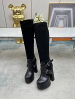 Ysl 圣罗兰 专柜同步 粗跟 内水台增高长靴 小个子女神福音 此款采用优质头层牛皮，羊皮里，专柜同渠道真皮大底， 跟高：14.5Cm， 水台：4.5Cm 码数