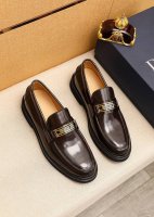 商品商标：Dior 迪奥 休闲皮鞋正码码数: 39-44 38.45订做 商品材料：精选 意大利进口头层开边珠牛皮鞋面+经典五金扣，进口水染牛皮内里。强烈立体视