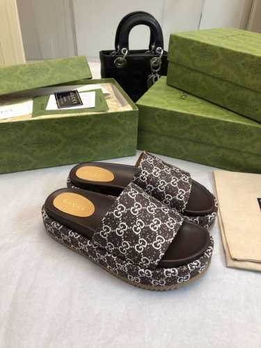 Gucci Summer最新限量厚底拖鞋 顶级品质发售 购入正品开发原版特殊印刷工艺印花 内里羊皮 配合意大利私模大底 整双鞋子行云流水 技术过硬 材质与工艺原