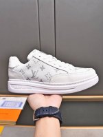 主推款 上新louis Vuitton 路登易威 Lv鞋面 Lv 进口头层牛皮压花内里进口羊皮内里 防滑耐磨大底。每一位男士的身份衬托，上脚大气稳重不管风吹雨打