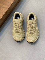 迪奥 Dior B35 Nxt 2025Ss新款运动鞋抢先官网出货 Dior品牌又一新系列运动鞋款迎来了率先曝光。品牌鞋履设计师 Thibo 设计的b35 Nx