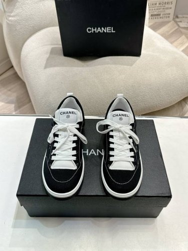 pp330Chanel 25C新款运动休闲鞋 百搭小白鞋 款式搭配不会出错 撞色搭配活力满满啊 侧面刺绣Logo 上脚很秀气 鞋面原版定制材料 原版大底 siz