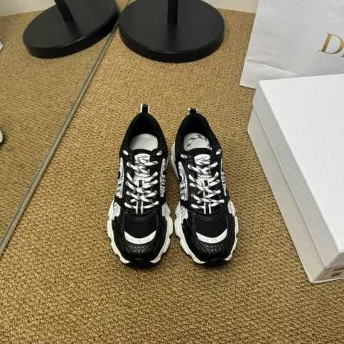 Size 35-40 41订做不退不换 顶版dior Chrono 运动鞋新品 24S 明星款 混合搭配各种材质 超好搭好穿 ，上脚绝绝子