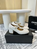 Chanel香奈儿 专柜顶级玛丽珍鞋 这款经典设计；装饰扣多种元素搭配的风格；不平凡的拥入了多种配色元素 多元化混搭非常好看百搭，脚感非常舒适超级秀气优雅的一款