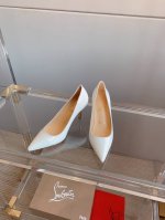 出厂价 Christian Loubouti* 新款红底高跟鞋 流畅的曲线勾勒曼妙风情 尽显性感风姿 万年经典款 鞋面牛皮 内里垫脚羊皮 原版进口ar1顶级真皮