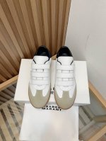 ISABEL.MARANT伊莎贝尔 玛兰2025新款小白鞋 以打破常规的不羁风格展现生活面貌，整个鞋型设计灰常简洁，又不失设计感，有复古德训鞋的休闲感！鞋面：牛